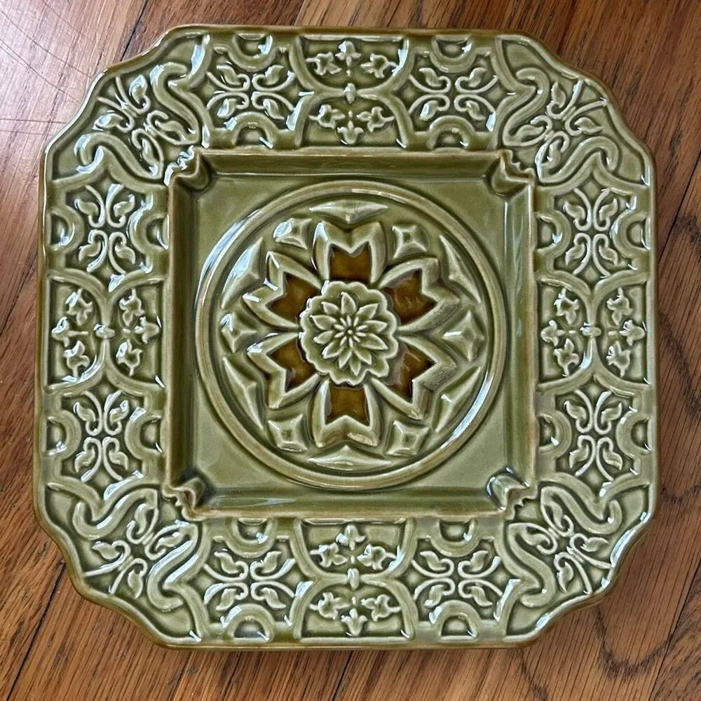 2 American Atelier At Home Medallion Avocado Stoneware Salad Plate 8 3/4 Inch